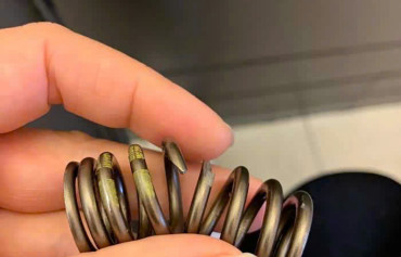 Hình ảnh lò xo bị gãy